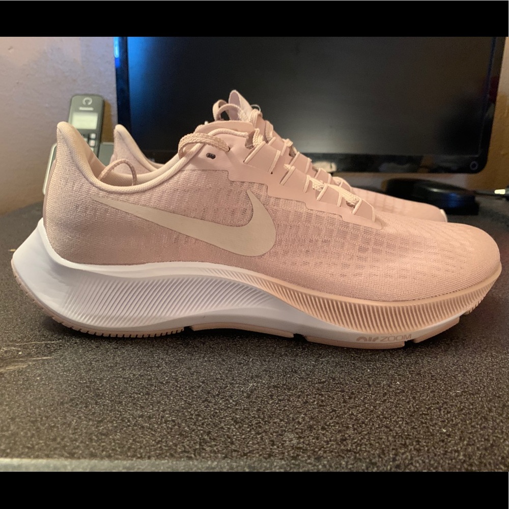 Nike Air Zoom Pegasus 37 Running Shoes